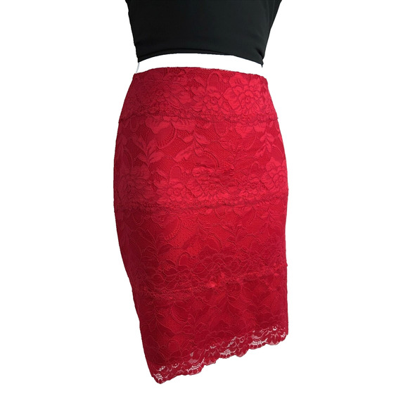 Guess Women’s Navi Lace Mini Skirt Size L Red Double Lined Stretch PreLoved - Picture 3 of 12